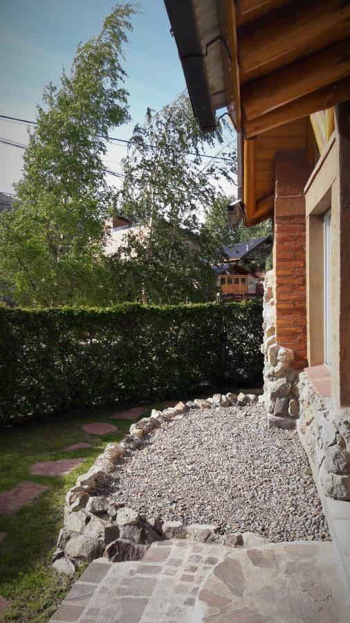 Cabanas Pyracantha Esquel Exterior photo