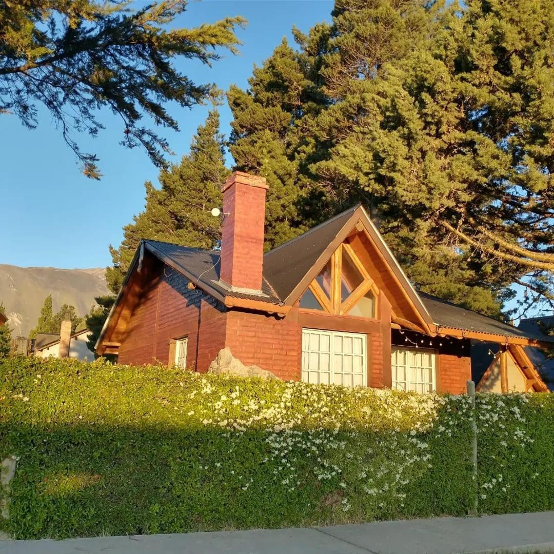 Cabanas Pyracantha Esquel Exterior photo